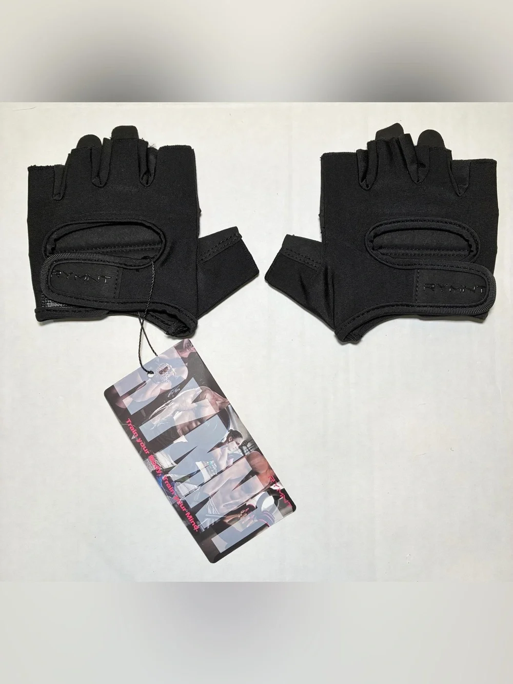 RYMNT 🟣 Minimal Workout Gloves in Black